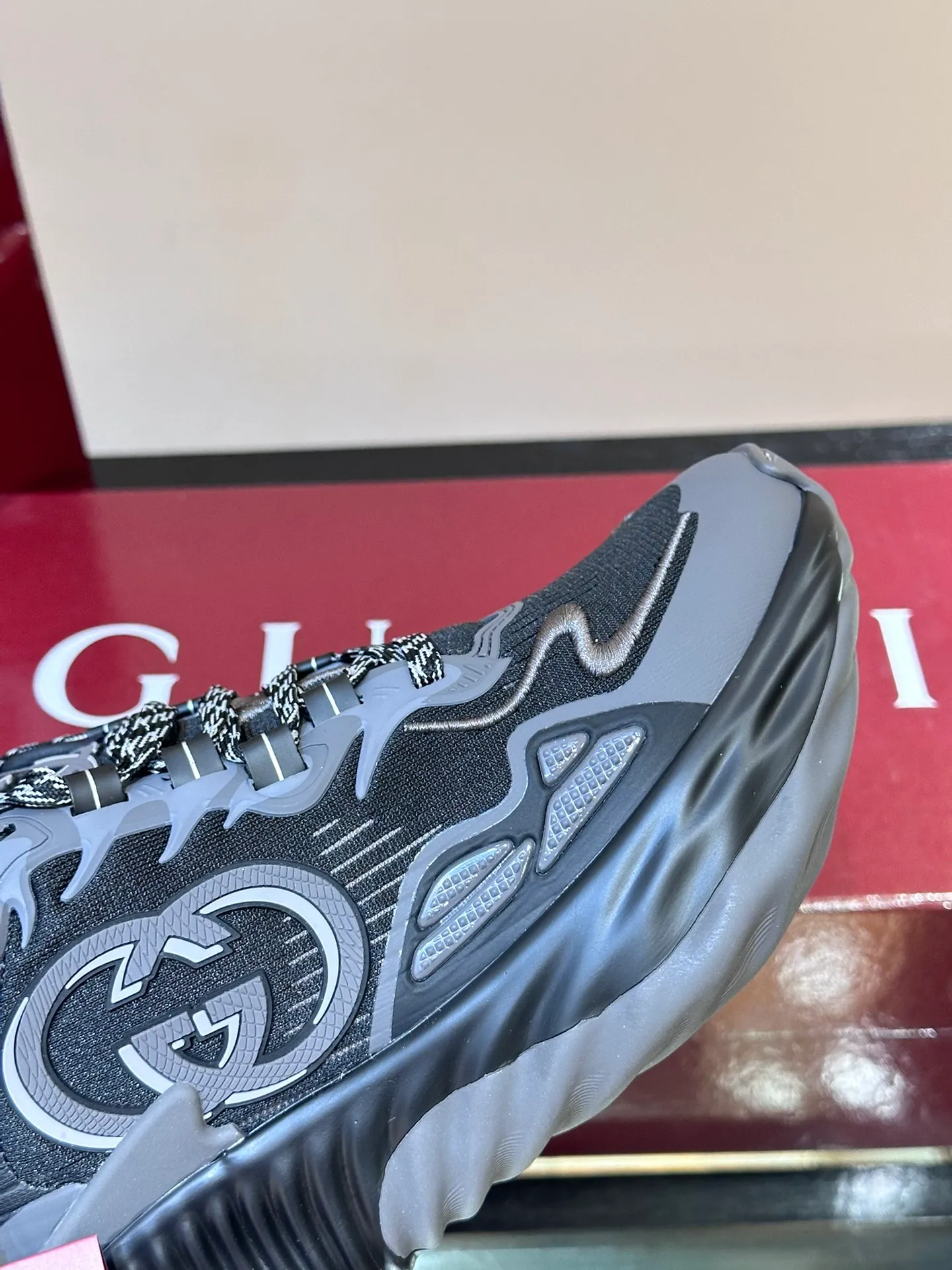 Men's Men's Shoes💰p760 "Gucc*" Ri Men's Men's Shoes💰p Men's Men's Shoes💰ple Series 2024ss👫Couple Style Casual Sports Shoes, buy the original and accurately reproduce it! Restore the quality of details, Gucci Ri men's shoes 💰p men's shoes 💰ple series sports shoes are made with innovative stitching technology to create a flowing texture like water. The leather design is paired with three-dimensional interlocking Double G leather patches and Gucci letter metal accessories, creating a free flowing texture of the entire shoe with a 3D effect. A classic and versatile piece that feels super comfortable on your feet! Male 39-44 Female 35-39